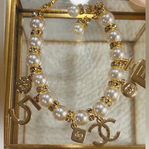 (Last one!) Chanel Beaute Faux Pearl Charm Bracelet - NIB